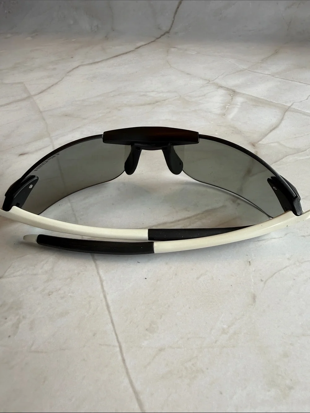 Tifosi Men’s White and Black Performance Sport Sunglasses